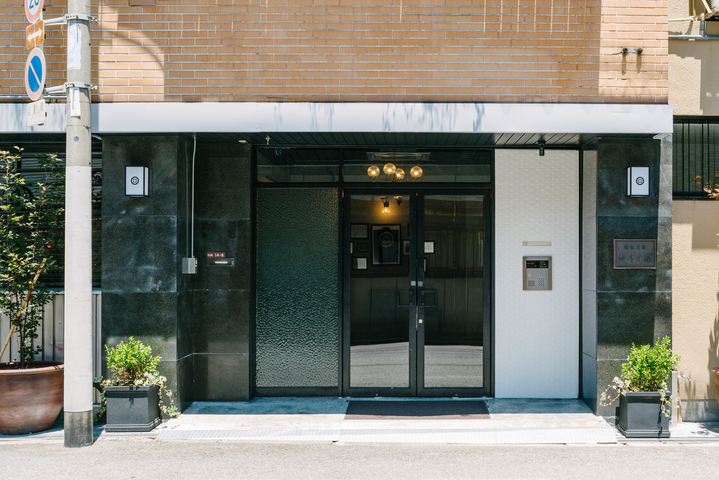 錢屋本舗本館とは1