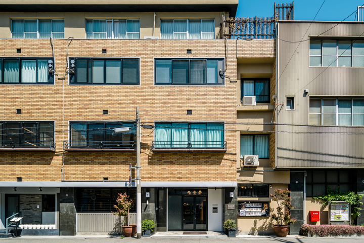 錢屋本舗本館とは2